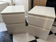 Load image into Gallery viewer, 1086 - White bedside tables (We have 4 in stock! 25-30€ each).
