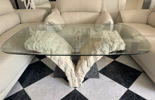 Load image into Gallery viewer, 1014 - High quality coffee table (135cm x 80cm, 54cm high)

