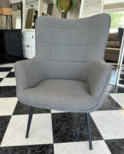 Load image into Gallery viewer, 1074 - Large high back fabric armchair in very good condition!
