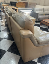 Load image into Gallery viewer, 1013 - Large leather sofa (some smaller wear and tear on the seat) (Sides: 275cm and 165cm)
