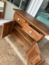Cargar imagen en el visor de la galería, 1102 - Small sideboard / cupboard (75cm x 30cm, 66cm high)
