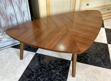 Cargar imagen en el visor de la galería, 1029 - Coffee table (105cm x 58cm, 37cm high)
