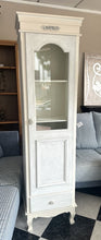 Cargar imagen en el visor de la galería, 1069 - Vintage style cabinet (50cm x 34cm, 182cm high)
