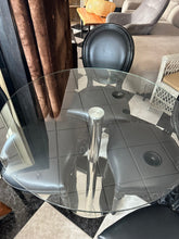 Cargar imagen en el visor de la galería, 1013 - Round glass / chrome table (125€) + 4 chairs (145€) = Or both for 250€
