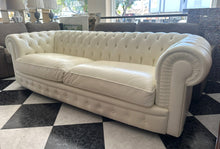 Load image into Gallery viewer, 1001 - High quality white faux leather Chesterfield sofa in very good condition! (220cm)
