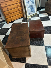 Load image into Gallery viewer, 1118 - Left: Chest vintage 125€  Right: Chest vintage 95€(60cm x 38cm, 27cm high)
