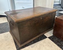 Load image into Gallery viewer, 1118 - Left: Chest vintage 105€  (67cm x 41cm, 33cm high) Right: Chest vintage 95€(60cm x 38cm, 27cm high)
