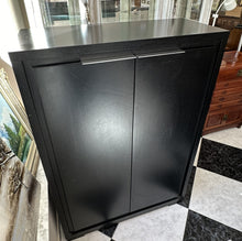 Cargar imagen en el visor de la galería, 1139 - Shoe cabinet (86cm x 35cm, 125cm high)
