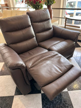 Load image into Gallery viewer, 1012 - High quality dark brown leather recliner sofa! (manual) (147cm)
