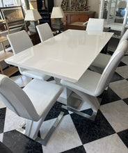 Load image into Gallery viewer, 1004 - High quality high gloss dining table (160cm x 90cm) + 6 chairs. =395€ for the set
