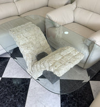 Load image into Gallery viewer, 1014 - High quality coffee table (135cm x 80cm, 54cm high)
