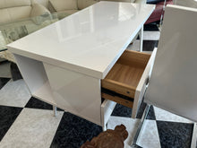 Load image into Gallery viewer, 1074 - High gloss high quality desk (120cm x 60cm, 76cm high) + chair in very good condition!
