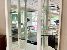 Load image into Gallery viewer, 1019 - Large display cabinet (125cm x 45cm, 212cm).
