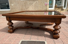 Load image into Gallery viewer, 1146 - Very large solid wooden coffee table (110cm x 110cm, 42cm high)
