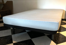 Cargar imagen en el visor de la galería, 1177 - Mattress + tapi base, all in good condition! (135cm x 200cm)
