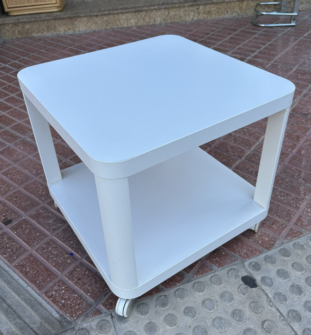 1174 - Small table on wheels (50cm x 50cm, 46cm high)