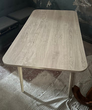 Load image into Gallery viewer, 1130 - Dining table (EXTENDIBLE!!) in very good condition (148cm x 84cm or 178cm x 84cm).
