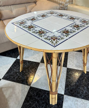 Cargar imagen en el visor de la galería, 1115 - Bamboo tiled dining table (93cm across).
