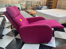 Cargar imagen en el visor de la galería, 1095 - Manual RECLINER in very good condition!
