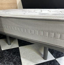 Load image into Gallery viewer, 1048 - Good quality and very comfortable (and clean!) mattress +  tapi (solid) base (140cm x 190cm)
