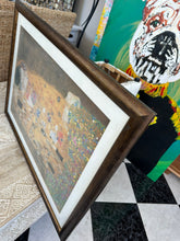 Cargar imagen en el visor de la galería, 1193 - Framed copy of Gustav Klilmt´s "the kiss" painting. (67cm x 87cm.
