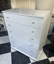 Load image into Gallery viewer, 1125 - White chest of drawers (80cm x 40cm, 100cm high)
