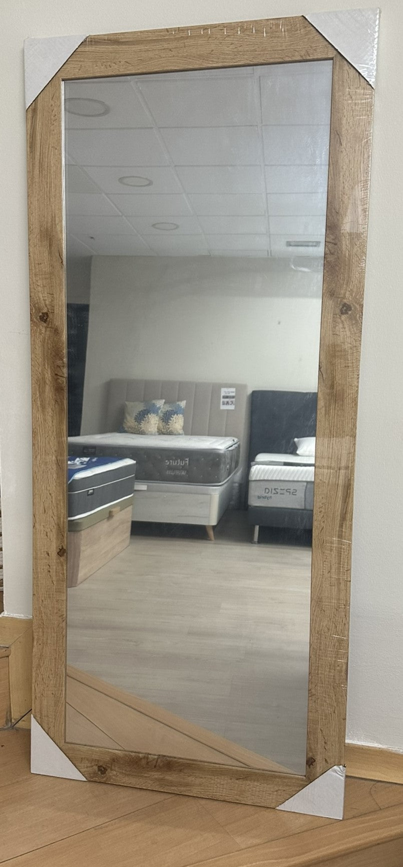 4009 - ****FACTORY NEW**** Mirror (63cm x 143cm)