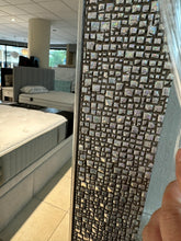 Cargar imagen en el visor de la galería, 4006 - ****FACTORY NEW**** Mirror (66cm x 166cm)
