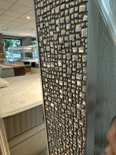 Cargar imagen en el visor de la galería, 4006 - ****FACTORY NEW**** Mirror (66cm x 166cm)
