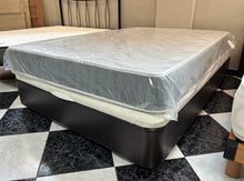 Load image into Gallery viewer, 1055 - Canape 135cm x 190 150€, Matress *factory new* 265€, or both 365€.
