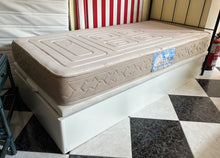 Load image into Gallery viewer, 1075 - Single canape (lift up base) + mattress! Very good condition (just bad photos) (90cmx190cm)
