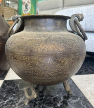 Load image into Gallery viewer, 1017 - Antique Pots! (35-50cm high) 65€ each
