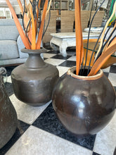 Load image into Gallery viewer, 1017 - Antique Pots! (35-50cm high) 65€ each
