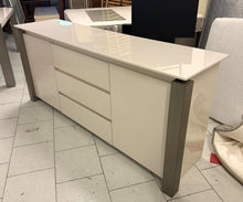 Cargar imagen en el visor de la galería, 1120 - White high gloss sideboard (190cm x 48cm, 82cm high)
