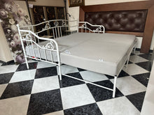 Load image into Gallery viewer, 1088 - Day bed (extends to double bed) with 2 mattresses (90cm x 200cm)

