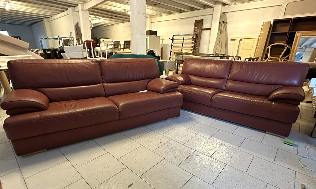 1021 - High quality Italian leather sofas in very good condition! 795€ for both! (Both are 210cm)