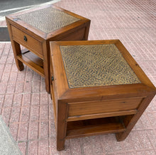 Cargar imagen en el visor de la galería, 1027 - Set of bedside tables / side tables (45cm x 45cm, 50cm high) 125€ for both!
