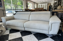 Cargar imagen en el visor de la galería, 1002 - High quality electric recliner sofa in very good condition! (240cm wide, 110cm deep)
