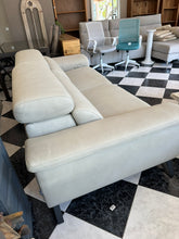 Cargar imagen en el visor de la galería, 1002 - High quality electric recliner sofa in very good condition! (240cm wide, 110cm deep)
