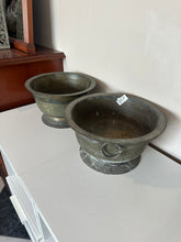 Cargar imagen en el visor de la galería, 1108 - Antique copper bowls (both 30cm diameter) 85€ each.
