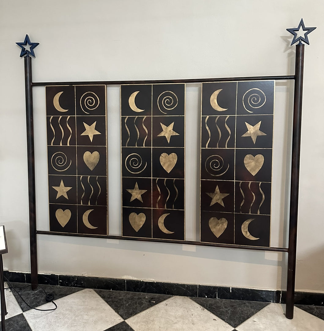 1124 - Heavy wrought iron headboard (162cm wide, 160cm high)