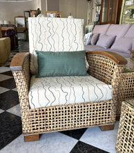 Load image into Gallery viewer, 1000 - Rattan set (consisting of 2 armchairs + side table + coffee table + cushions + pillows).
