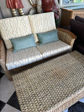 Load image into Gallery viewer, 1000 - Rattan set (consisting of 2 armchairs + side table + coffee table + cushions + pillows).

