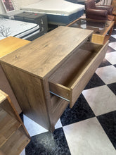 Load image into Gallery viewer, 1046 - Chest of drawers.
