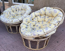 Load image into Gallery viewer, 1020 - Two lounge chairs (100cm diameter) Left: 45€, right 65€, or both 100€
