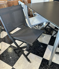 Cargar imagen en el visor de la galería, 1009 - Outdoor dining table (160cm x 95cm) with 6 chairs from "Kettler".
