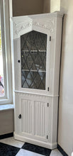 Cargar imagen en el visor de la galería, 1041 - White painted corner cabinet (Sides: 54cm, 176cm high)
