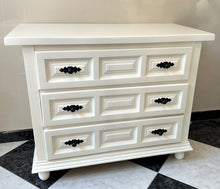Load image into Gallery viewer, 1040 - White Castilian chest of drawers (We have TWO in stock!) (90cm x 45cm, 73cm high)
