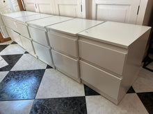 Load image into Gallery viewer, 1086 - White bedside tables (We have 4 in stock! 25-30€ each).

