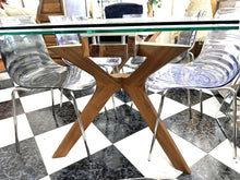 Cargar imagen en el visor de la galería, 1003 - High quality EXTENBILE (two leaves) glass table + 8 chairs. (160cm x 90cm or 240cm x 90cm)
